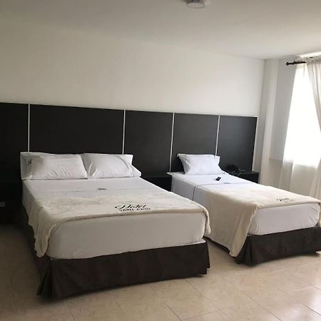 Hotel Saint John Medellín Buitenkant foto