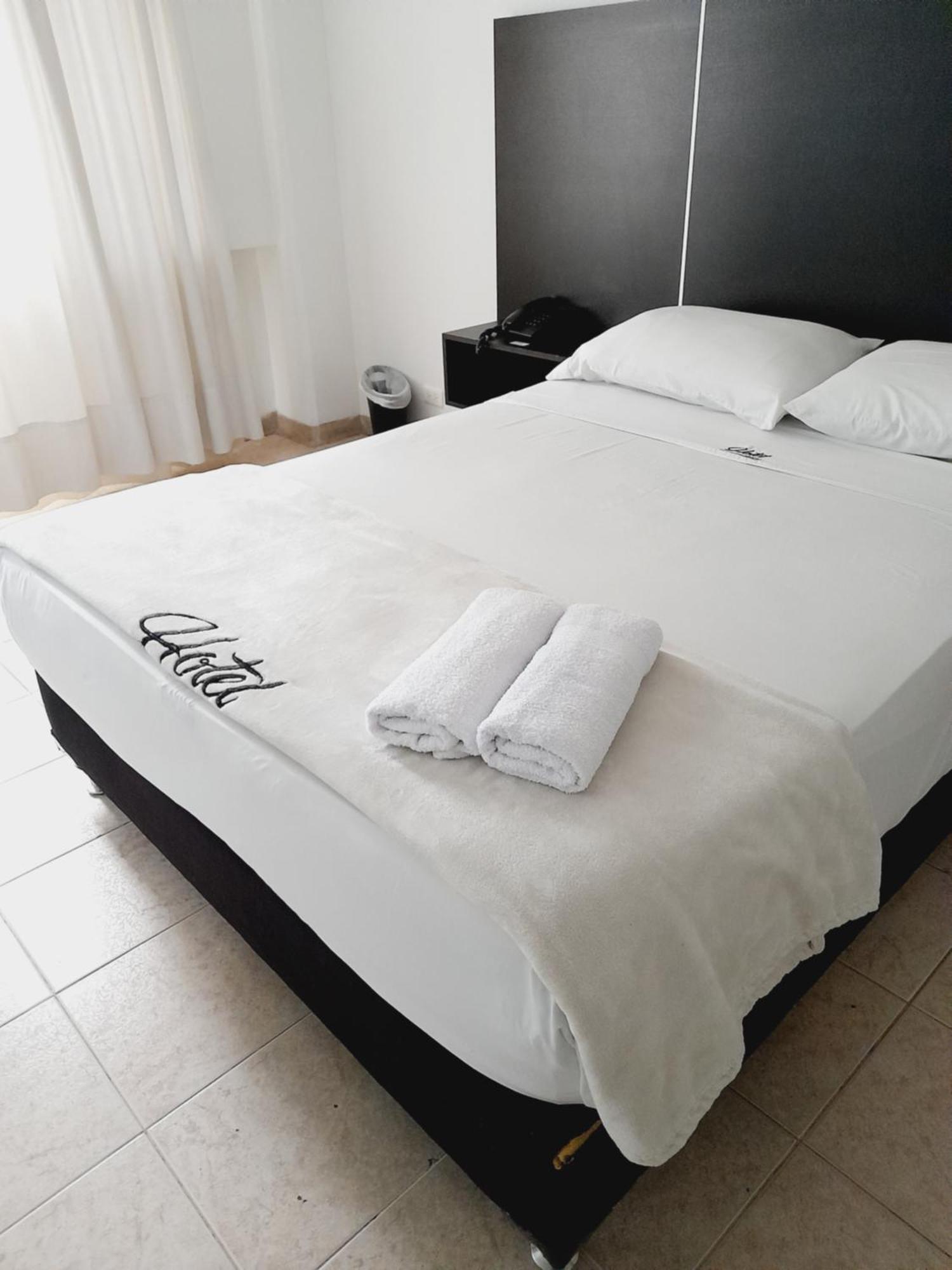 Hotel Saint John Medellín Buitenkant foto