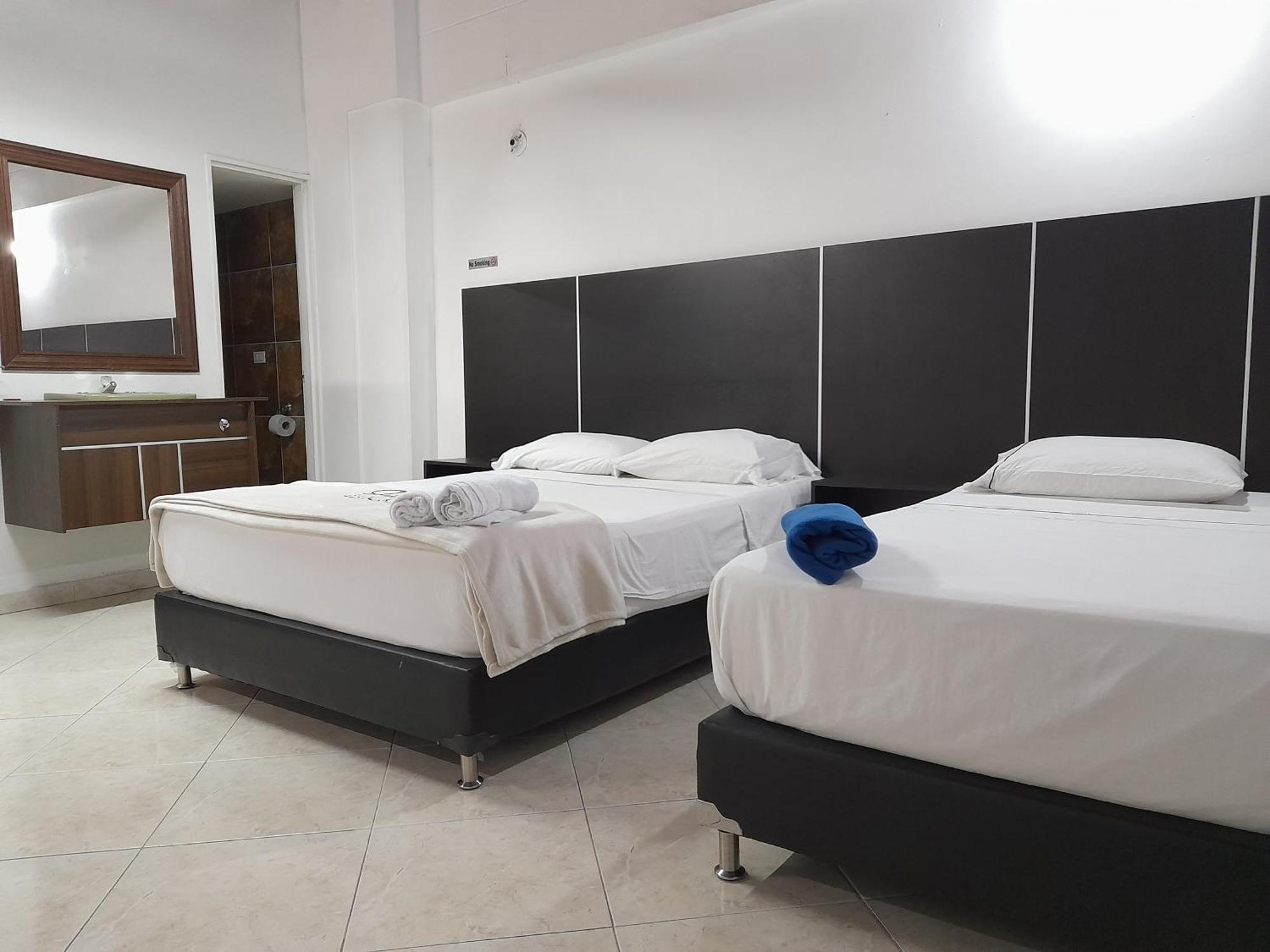 Hotel Saint John Medellín Buitenkant foto