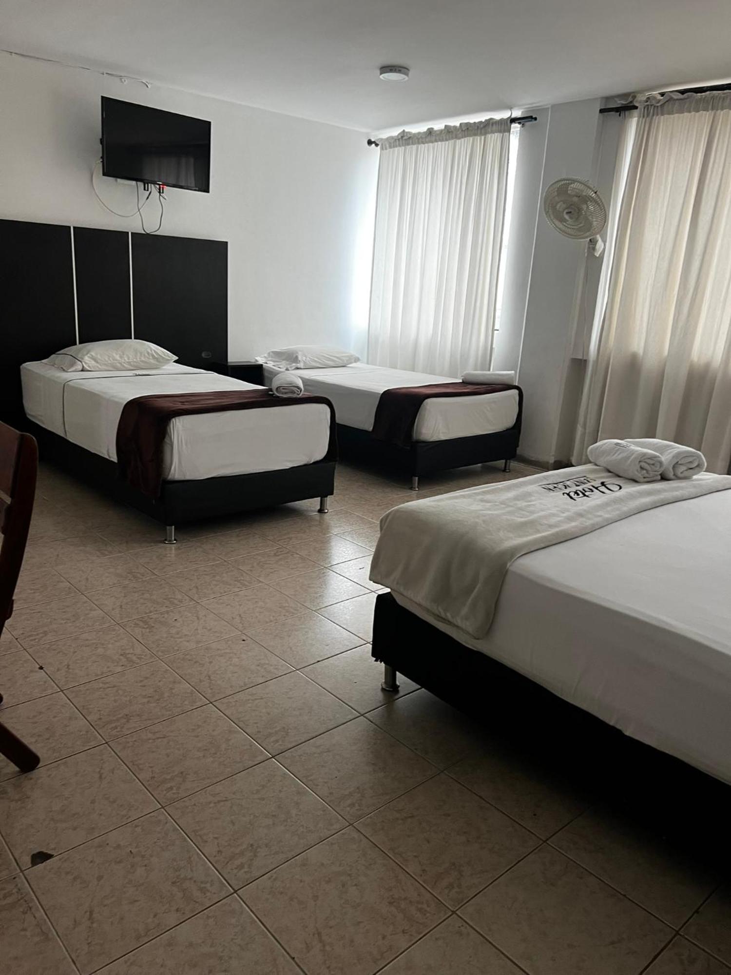 Hotel Saint John Medellín Buitenkant foto